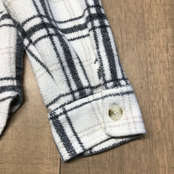 American Eagle Shacket Button Up Shirt Jacket Womens Size XL White Plaid Barn - Picture 3 of 9